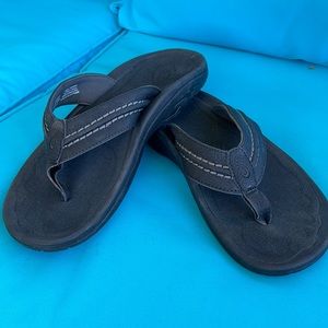 OluKai men’s sandals black size 10 never worn